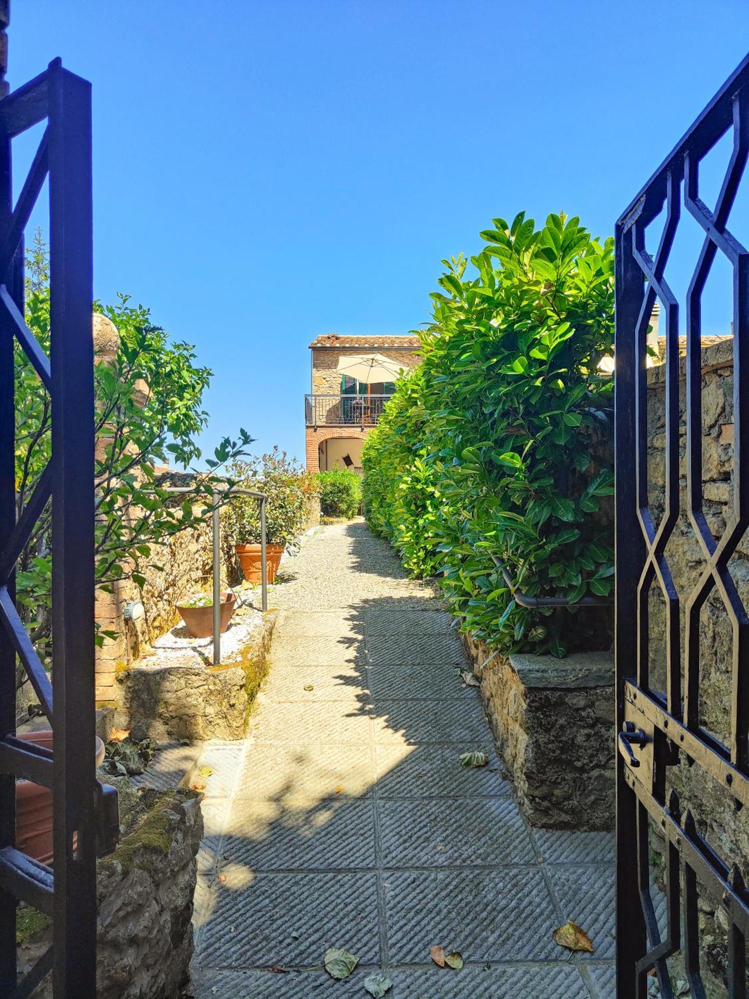 La Domus Di Marta Apartamento Volterra Exterior foto